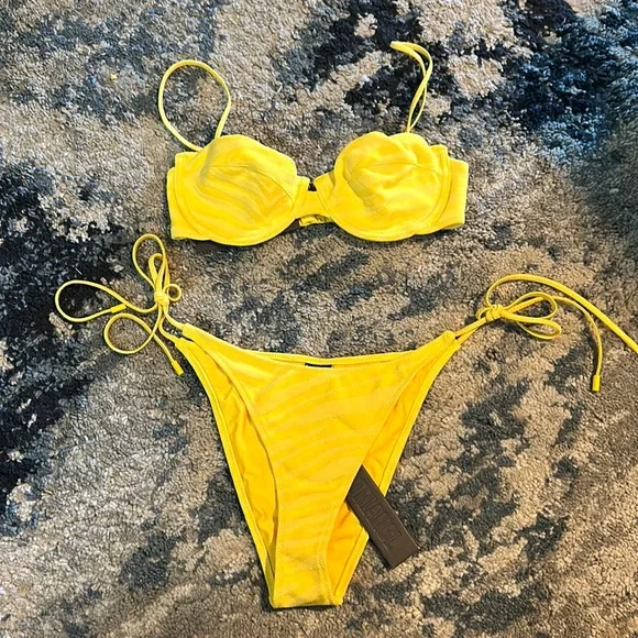 Yellow triangl deals bikini